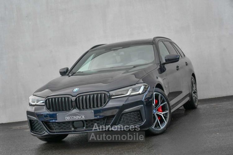 BMW Série 5 Touring 520 e - PLUG-IN - PANO - M-PACK - SPORT SEATS - LEDER - CARPLAY - - <small></small> 49.950 € <small>TTC</small> - #1