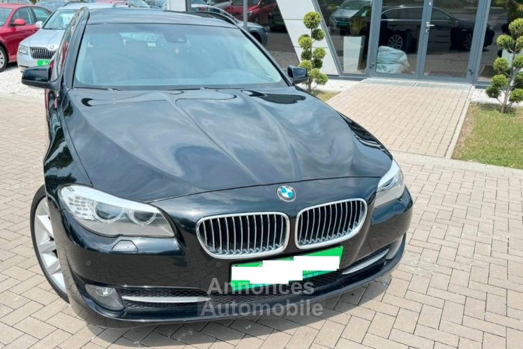 BMW Série 5 Touring 530d xDrive 258 /TOIT PANORAMA/CUIR/XENON/ATTELAGE - <small></small> 20.890 € <small>TTC</small> - #9