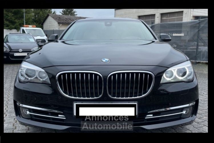 BMW Série 7  740 I 320 EXCLUSIVE INDIVIDUAL 05/2015 - <small></small> 33.890 € <small>TTC</small> - #2