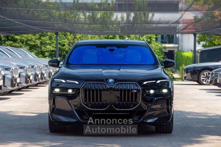 BMW Série 7 M760e GRAN LUSSO EXECUTIVE XDRIVE 571 M PERFORMANCE BVA8 - <small></small> 139.990 € <small>TTC</small> - #18