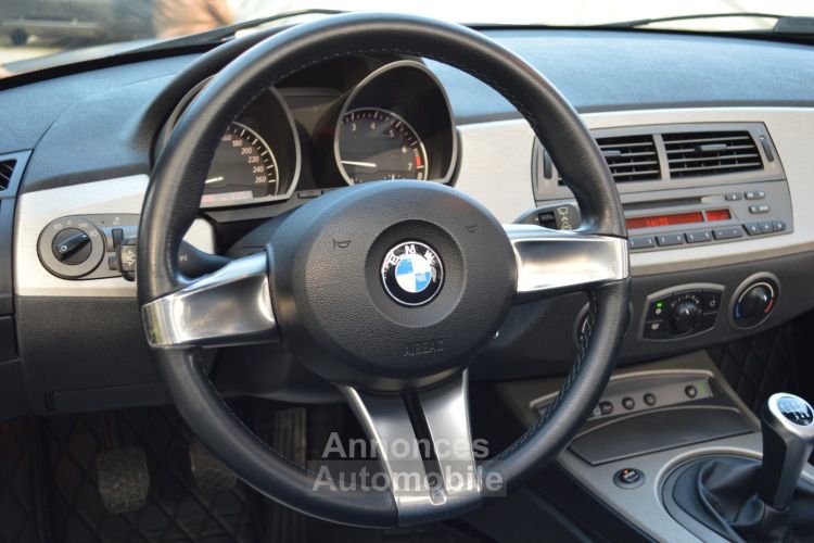 BMW Z4 SUPERBE BMW Z4 E85 3.0 L6 231ch BV6 2EME MAIN XENON CUIR 18 ALARME CLIM... SEULEMENT 134000 KMS PLUS DE 4000E DE FRAIS RECENTS - <small></small> 15.990 € <small>TTC</small> - #20