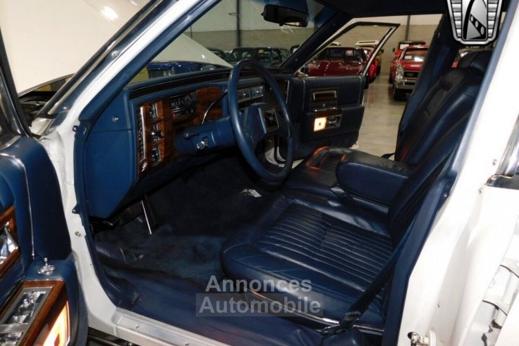 Cadillac Brougham - <small></small> 31.900 € <small>TTC</small> - #7