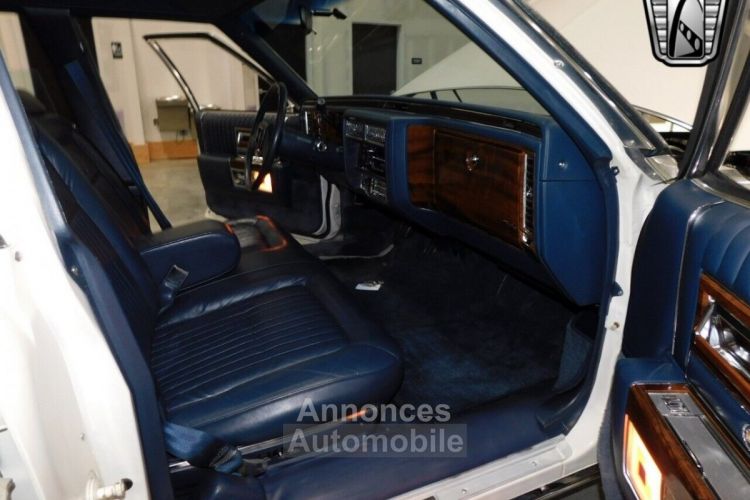 Cadillac Brougham - <small></small> 31.900 € <small>TTC</small> - #8