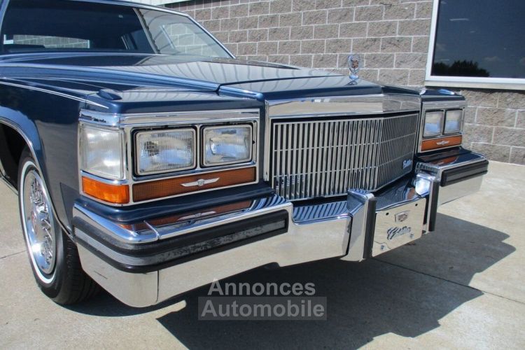 Cadillac Brougham d'Elegance  - <small></small> 26.000 € <small>TTC</small> - #22