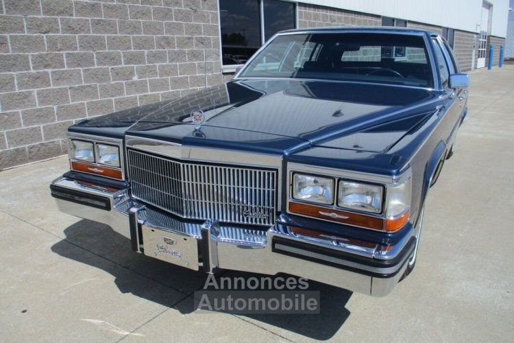 Cadillac Brougham d'Elegance  - <small></small> 26.000 € <small>TTC</small> - #35