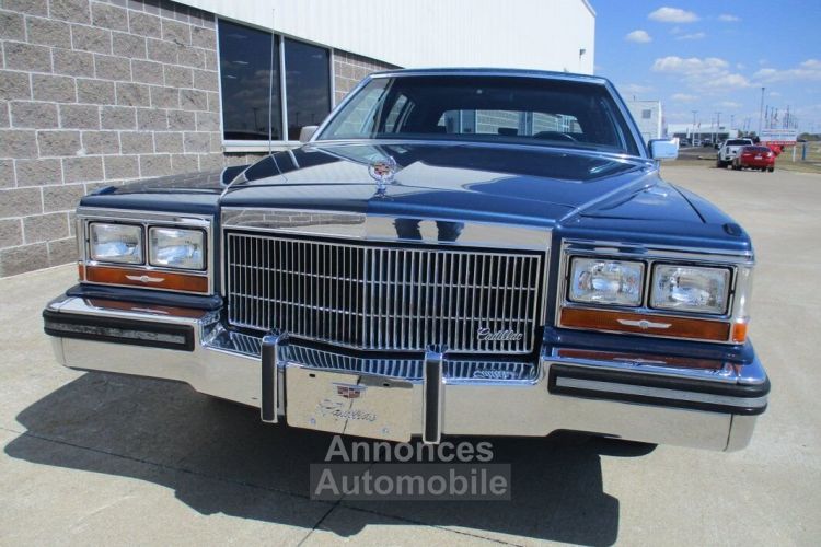 Cadillac Brougham d'Elegance  - <small></small> 26.000 € <small>TTC</small> - #36