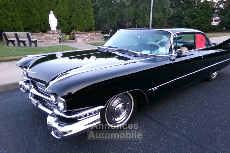 Cadillac Coupe DeVille - <small></small> 121.000 € <small>TTC</small> - #23