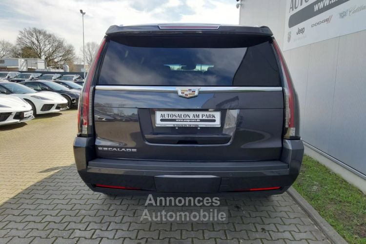 Cadillac Escalade 2017 Platinum ESV 6,2 V8 Europamodell top ge - <small></small> 53.890 € <small>TTC</small> - #1