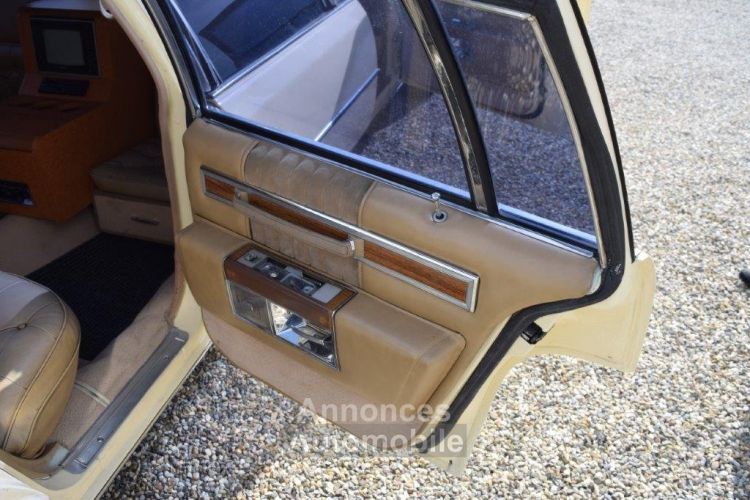 Cadillac Fleetwood Brougham Limousine - <small></small> 9.600 € <small>TTC</small> - #9