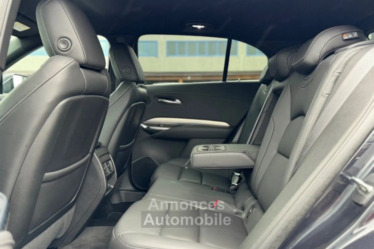 Cadillac XT4 2022 350 TD AWD Premium Luxury - <small></small> 33.999 € <small>TTC</small> - #24