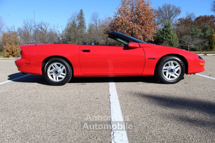 Chevrolet Camaro sport coupe & convertible  - <small></small> 23.000 € <small>TTC</small> - #2