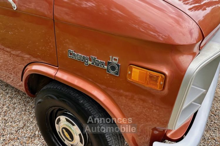 Chevrolet Chevy Van g10 v8 5l de 1979 - <small></small> 24.900 € <small>TTC</small> - #17