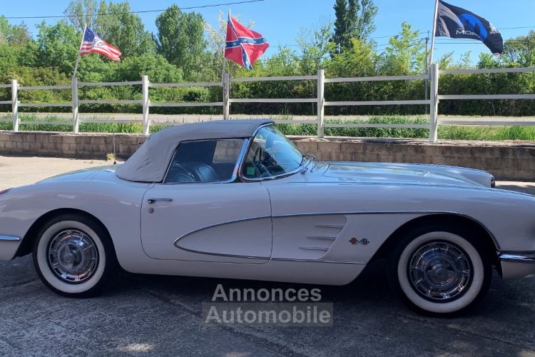 Chevrolet Corvette C1 CABRIOLET AVEC HARD TOP - Prix sur Demande - #10