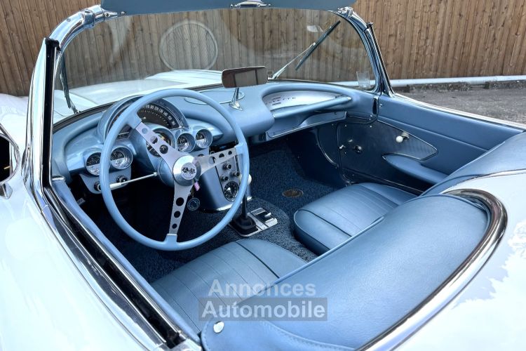 Chevrolet Corvette C1 CABRIOLET AVEC HARD TOP - Prix sur Demande - #15