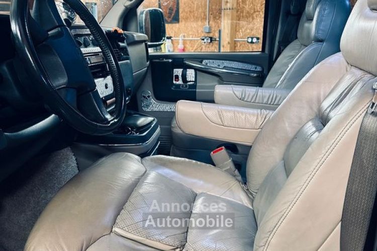 Chevrolet Express Van aménagé 1500 V8 5.3L 2004 ETHANOL POSSIBILITE DE LE REPASSER EN 7 PLACES NOMBREUSES FACTURES DISPONIBLES - - <small></small> 36.990 € <small>TTC</small> - #2