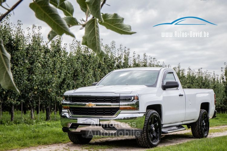 Chevrolet Silverado 5.3i V8 - HARDTOP - 3 PLAATSEN - LICHTE VRACHT - APPLE CARPLAY - CAMERA - XENON - TREKHAAK - <small></small> 35.999 € <small>TTC</small> - #1