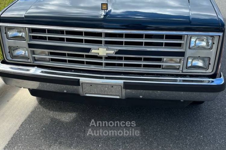 Chevrolet Suburban 1500  - <small></small> 19.000 € <small>TTC</small> - #8