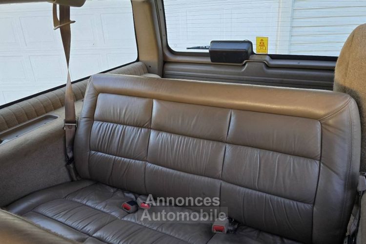 Chevrolet Suburban 2500  - <small></small> 22.000 € <small>TTC</small> - #16