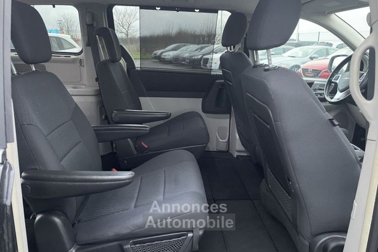 Chrysler Grand Voyager 2.8 CRD TOURING BA - <small></small> 12.590 € <small>TTC</small> - #12