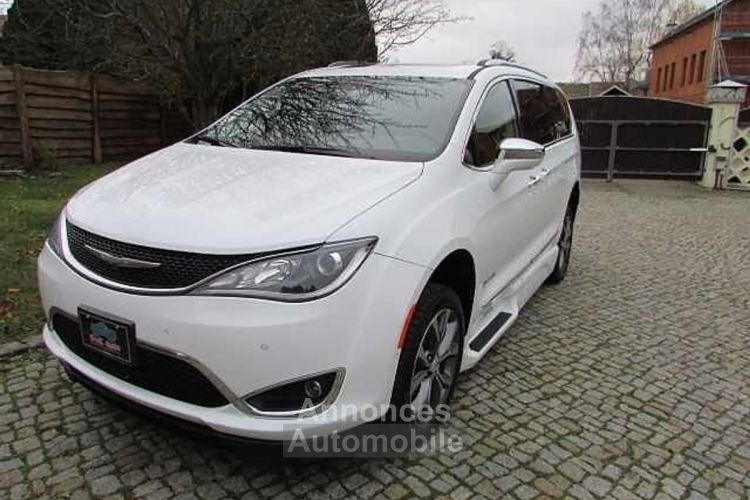 Chrysler Pacifica 2019 L Behindertenumbau Braun Ability Limited Luxury Pa - <small></small> 43.990 € <small>TTC</small> - #1