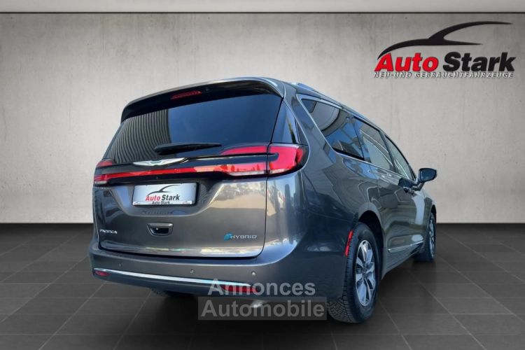 Chrysler Pacifica 2021 3,6°Plug-in-Hybrid°7 Sitzer°Fond Entertainment°uvm - <small></small> 42.990 € <small>TTC</small> - #3