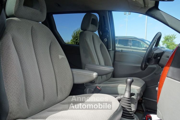 Chrysler Voyager 2.5 CRD143 LX - <small></small> 8.490 € <small>TTC</small> - #10