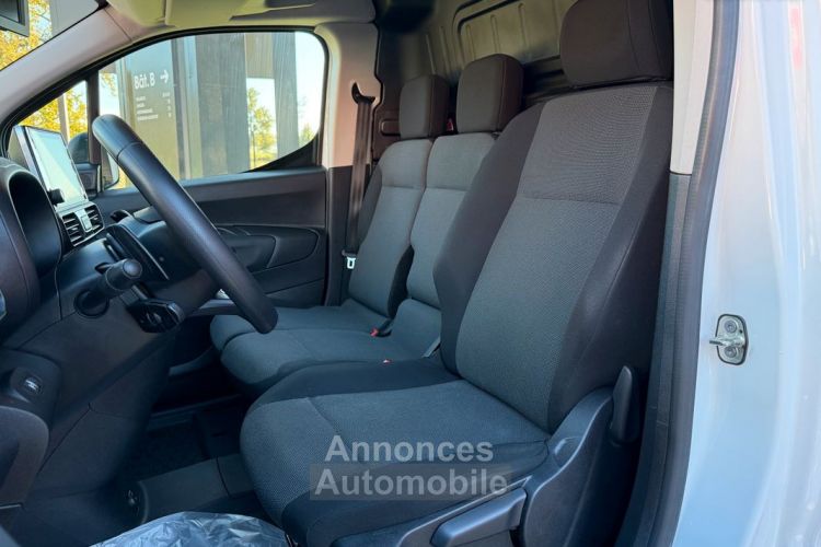 Citroen Berlingo Citroën Van Standard M 650kg BlueHDi 130ch S&S Driver EAT8 TVA RECUP 1ère main Français Caméra Cabine Extenso Prise 230V Climatisation GPS CarPlay & A - <small></small> 13.990 € <small>TTC</small> - #4