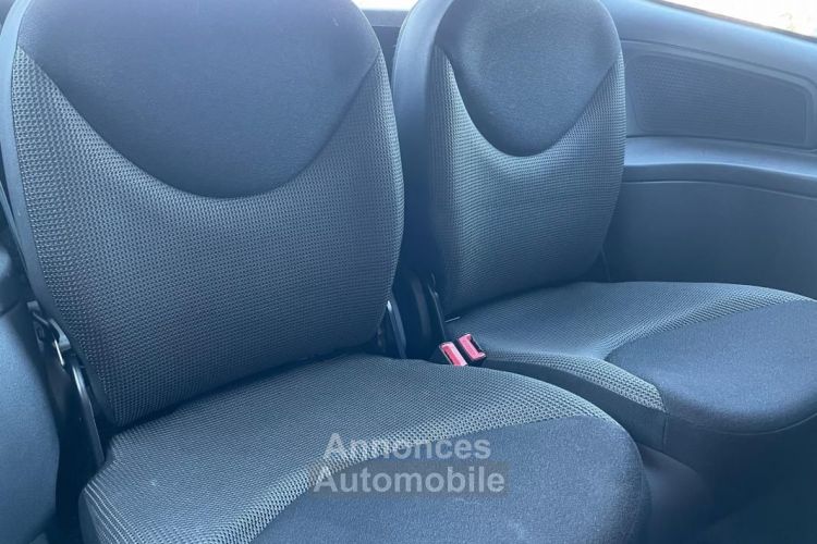 Citroen C2 Citroën 1.1i 60ch 17 000 km ( très faible kilométrage ) - <small></small> 4.980 € <small>TTC</small> - #18