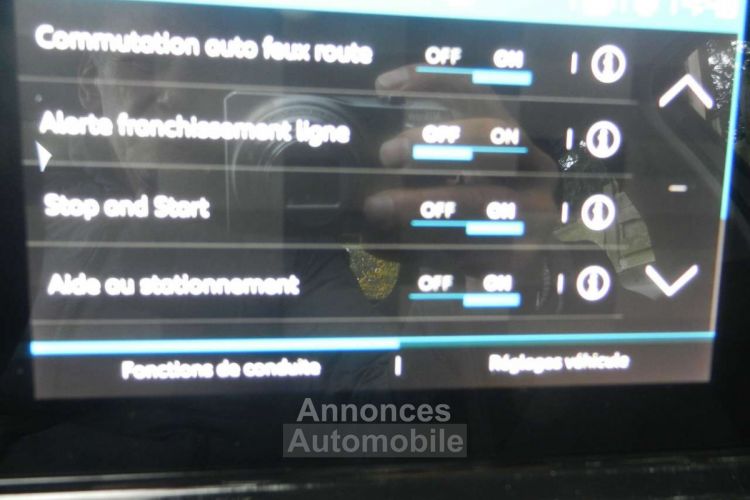 Citroen C3 1.2i PureTech Shine S Appel CarPlay clim jallu ect - <small></small> 12.000 € <small></small> - #19