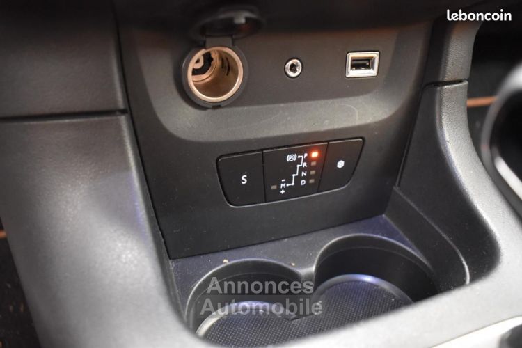 Citroen C3 Citroën GENERATION-III 1.2 110ch SHINE COURROIE NEUVE CAMERA CARPLAY SUIVI GARANTIE 6 A 60 MOIS - <small></small> 9.990 € <small>TTC</small> - #19