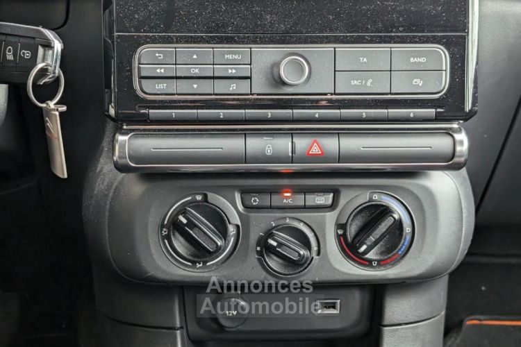 Citroen C3 Citroën III 82 ch FEEL S&S + AIDE PARKING AR - <small></small> 10.990 € <small>TTC</small> - #19