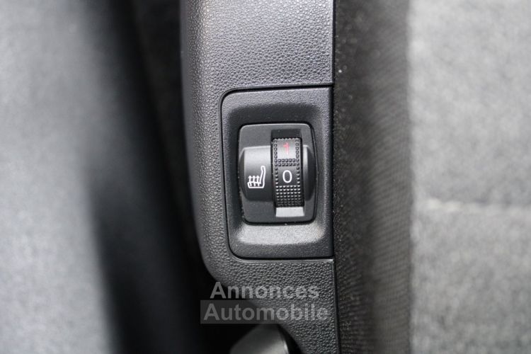 Citroen C3 PHASE 4 SHINE 110 CV ESSENCE GPS MIROR LINK CAMÉRA FULL LED JA 16 BLUETOOTH RÉGULATEUR - <small></small> 10.990 € <small>TTC</small> - #12