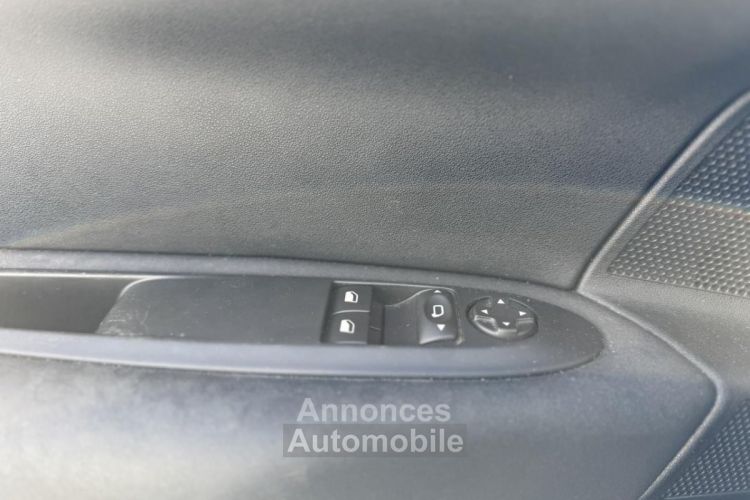 Citroen C4 1.2i 110cv  Live - Garantie 12 mois - <small></small> 6.990 € <small>TTC</small> - #20