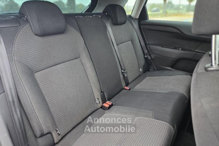 Citroen C4 1.6 HDi - 90 BERLINE Exclusive - <small></small> 10.980 € <small>TTC</small> - #32