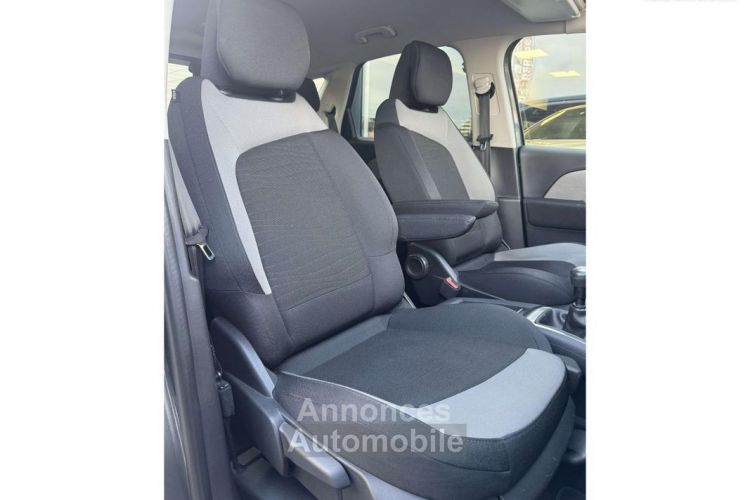 Citroen C4 Picasso 1.2 PureTech 12V 130 S&S 2013 MONOSPACE Confort PHASE 1 - <small></small> 8.490 € <small>TTC</small> - #12