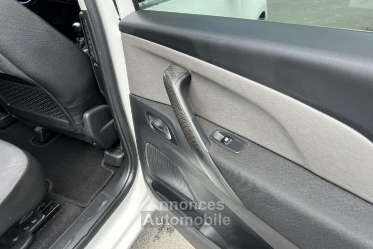 Citroen C4 Picasso 1.2 PureTech - 130 S&S Feel Gps + Clim - <small></small> 12.490 € <small>TTC</small> - #29