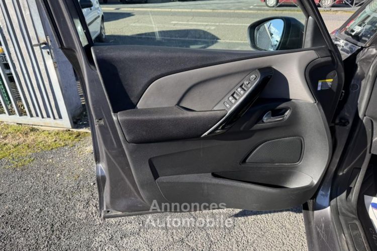 Citroen C4 Picasso 1.6 BlueHDi - 120 S&S Feel Gps + Camera AR + Attelage - <small></small> 9.490 € <small>TTC</small> - #25