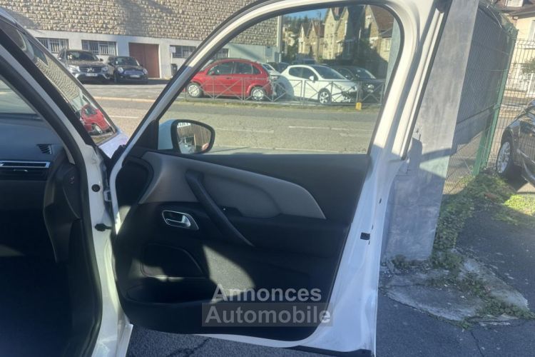 Citroen C4 Picasso 1.6 e-HDi FAP - 115 Intensive Gps + Clim + attelage - <small></small> 8.490 € <small>TTC</small> - #34