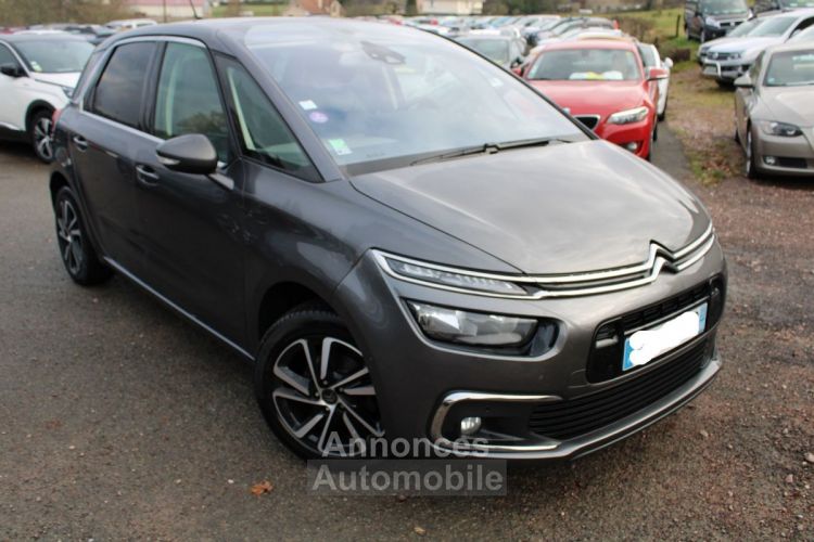 Citroen C4 SPACETOURER SHINE ESSENCE 130 CV GPS 3D CAMÉRA SIÈGES MASSANT USB JA 17 PK ASSIST RÉGULATEUR - <small></small> 11.900 € <small>TTC</small> - #1