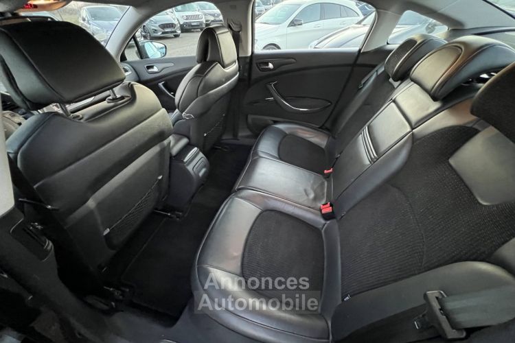 Citroen C5 II 2.0 HDi 160ch Exclusive BV6 semi-cuir GPS - <small></small> 4.990 € <small>TTC</small> - #17