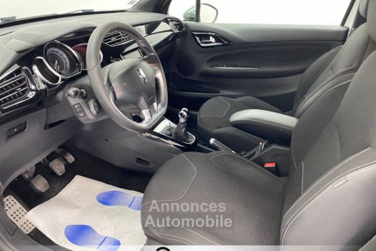 Citroen DS3 DS 3 VTi 120 So Chic (1CYA)  3 portes  (févr. 2011) (co2 138) - <small></small> 6.490 € <small>TTC</small> - #2