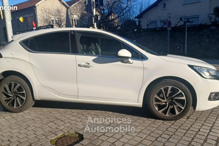 Citroen DS4 Citroën 1.2 130 CH SOCHIC DISTRIBUTION FAITE - <small></small> 9.990 € <small>TTC</small> - #6