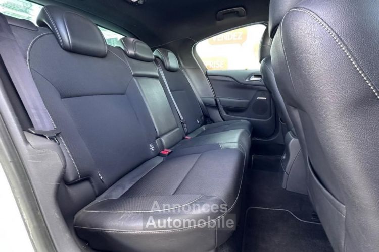 Citroen DS4 Citroën 1.6 VTI 120CH SOCHIC SIEGES MASSANTS- RADAR DE RECUL - <small></small> 8.990 € <small>TTC</small> - #11