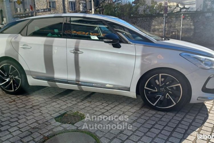 Citroen DS5 Citroën 1.6 200 CH SPORT CHIC DISTRI chaine NEUVE - <small></small> 9.980 € <small>TTC</small> - #4