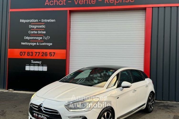 Citroen DS5 CITROËN 2.0 HDi FAP 200 Hybrid4 4x4 16V BMP6 S&S 163 cv Toit panoramique Boite auto cuir affichage tete haute regulateur gps car play- chrome - <small></small> 6.590 € <small>TTC</small> - #1