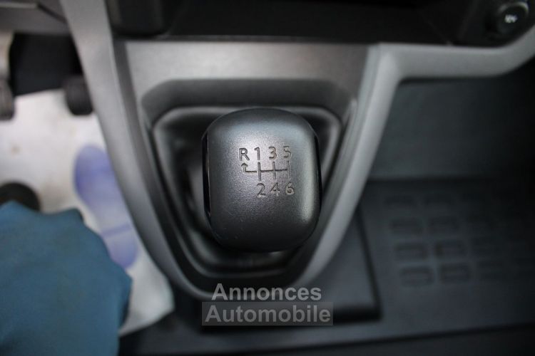 Citroen Jumpy SPACE TOURER CONFORT BLUE HDI 115 CV 9 PLACES USB RADAR BLUETOOTH RÉGULATEUR TVA=16658 E HT - <small></small> 19.990 € <small>TTC</small> - #17