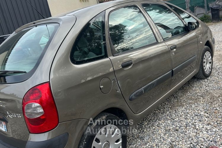 Citroen Xsara Picasso Belle Citroën Picasso  Moteur 1.6 hdi puissance 92cv Contrôle technique ok.  Distribution /embrayage /pneus neufs Clim chargée  Fermeture centralisée  - <small></small> 2.400 € <small></small> - #2