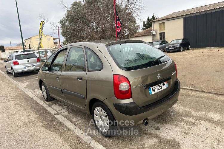 Citroen Xsara Picasso Belle Citroën Picasso  Moteur 1.6 hdi puissance 92cv Contrôle technique ok.  Distribution /embrayage /pneus neufs Clim chargée  Fermeture centralisée  - <small></small> 2.400 € <small></small> - #5