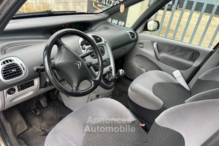 Citroen Xsara Picasso Belle Citroën Picasso  Moteur 1.6 hdi puissance 92cv Contrôle technique ok.  Distribution /embrayage /pneus neufs Clim chargée  Fermeture centralisée  - <small></small> 2.400 € <small></small> - #7