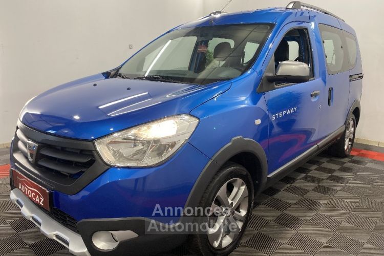 Dacia Dokker 1.5 dCi 90 Stepway 2015 - <small></small> 10.990 € <small>TTC</small> - #2